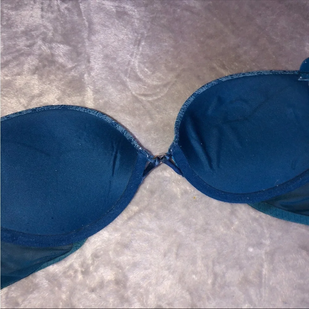 La senza blue double push up bra with a mesh/ net design on the pads 32B - Picture 3 of 8